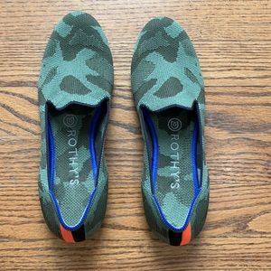 Size 7 Rothy’s Loafer in Olive Camo